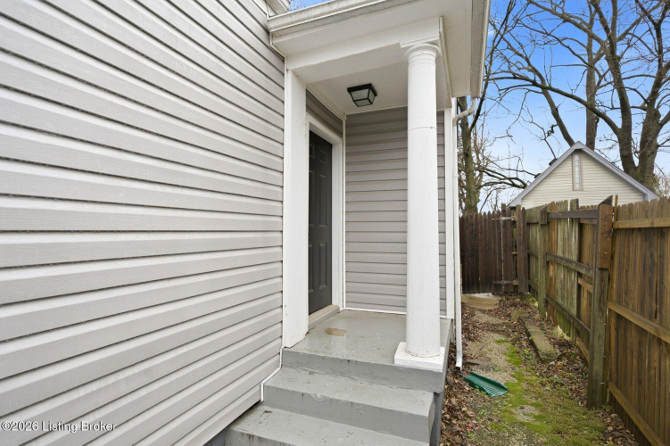Listing Image 9