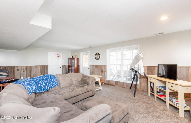 Listing Image 48