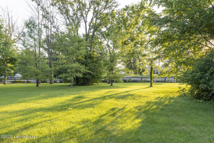 Listing Image 44