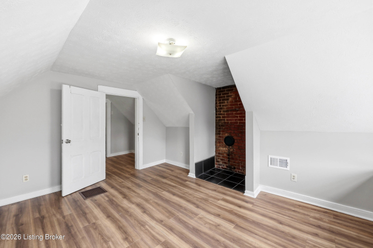 Listing Image 37