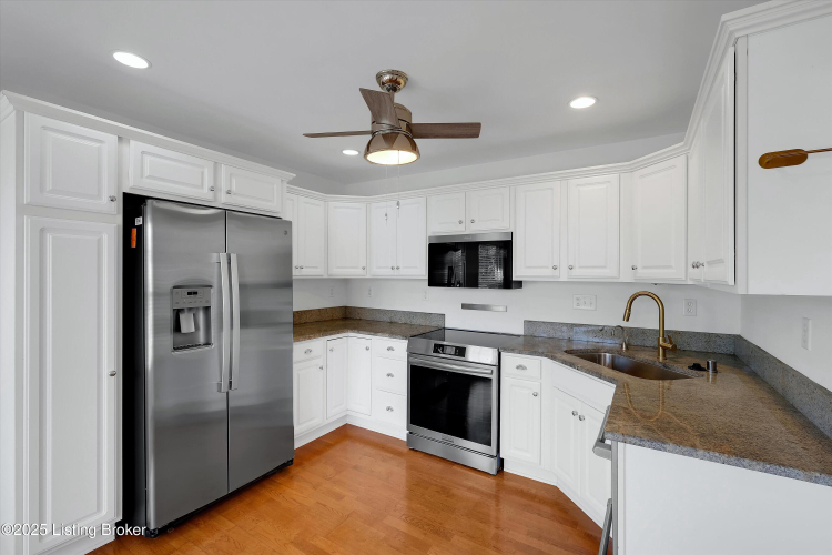 Listing Image 12