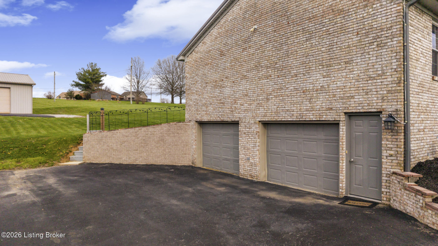 Listing Image 42