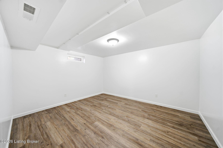 Listing Image 33