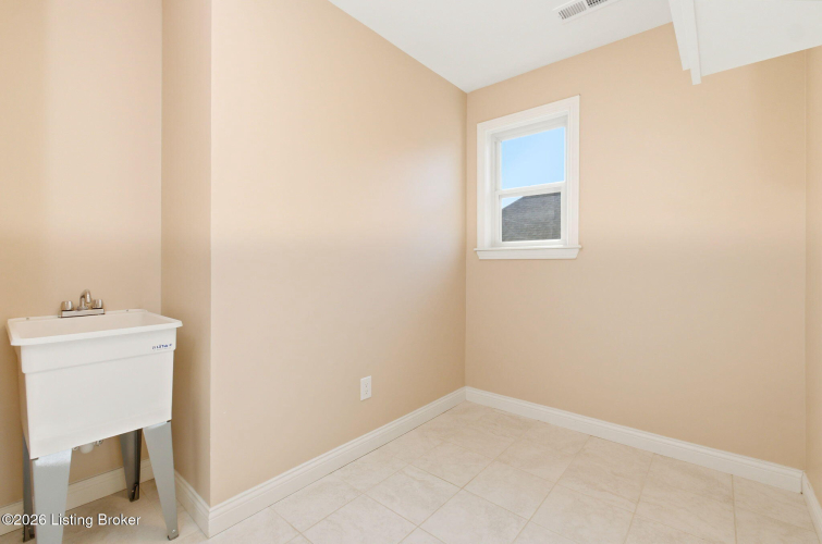 Listing Image 75