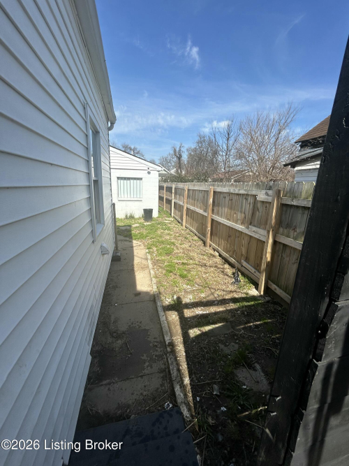 Listing Image 9