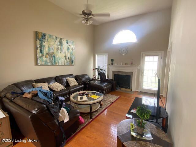 Listing Image 12