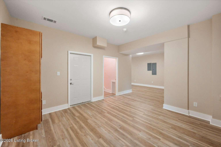 Listing Image 51
