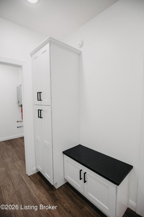 Listing Image 16