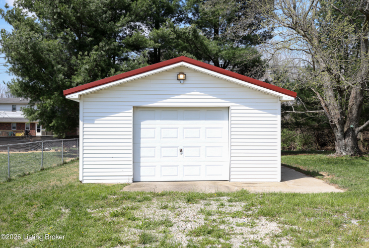 Listing Image 8
