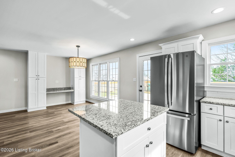 Listing Image 19