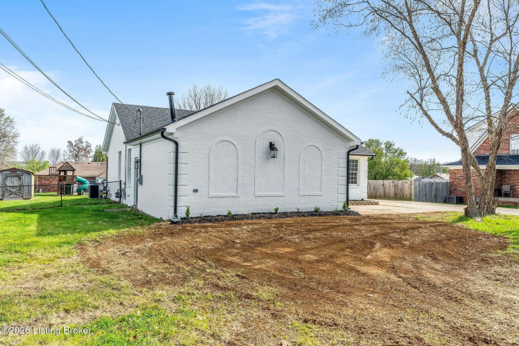 Listing Image 40