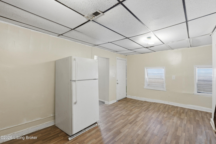 Listing Image 17