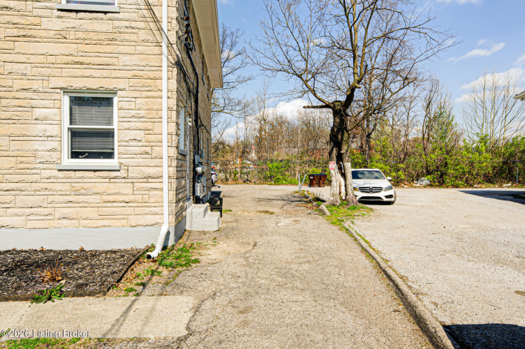 Listing Image 26