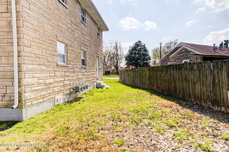 Listing Image 28