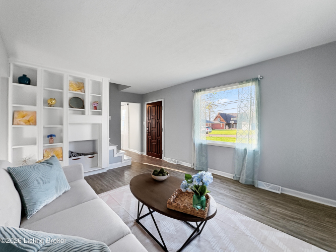 Listing Image 12