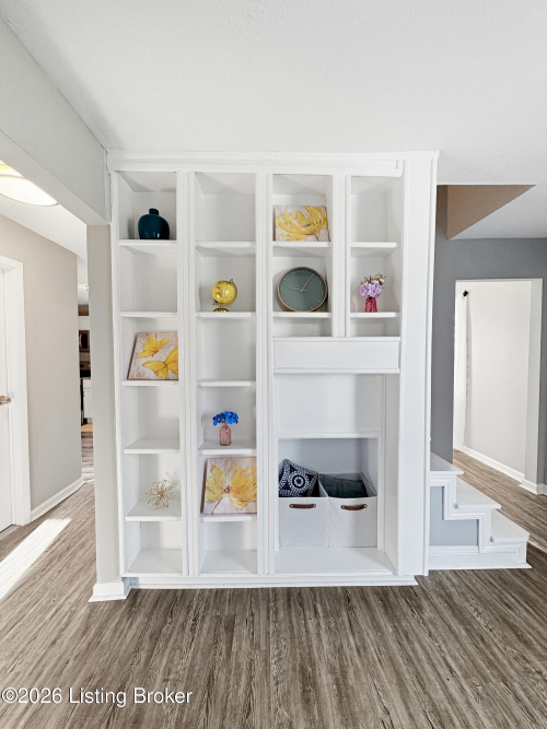 Listing Image 15