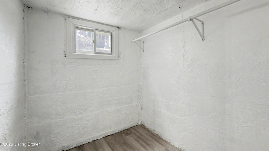 Listing Image 41
