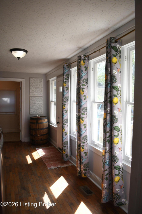 Listing Image 22