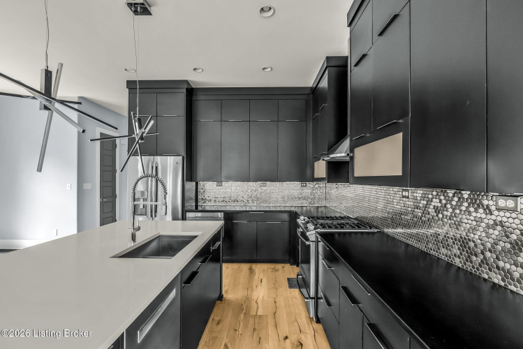 Listing Image 16