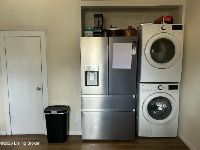 Listing Image 7