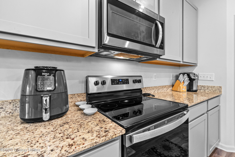 Listing Image 9