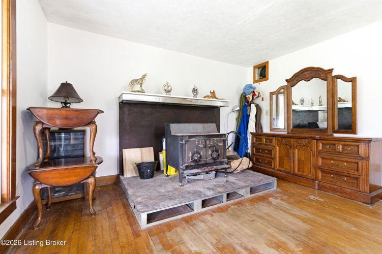Listing Image 17
