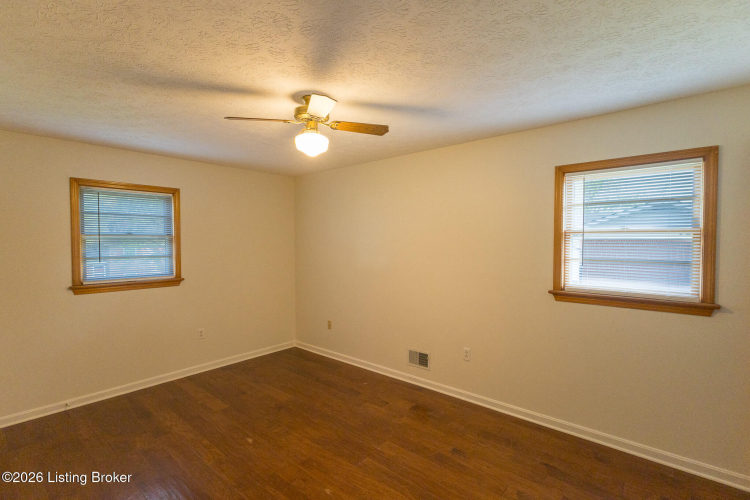Listing Image 37