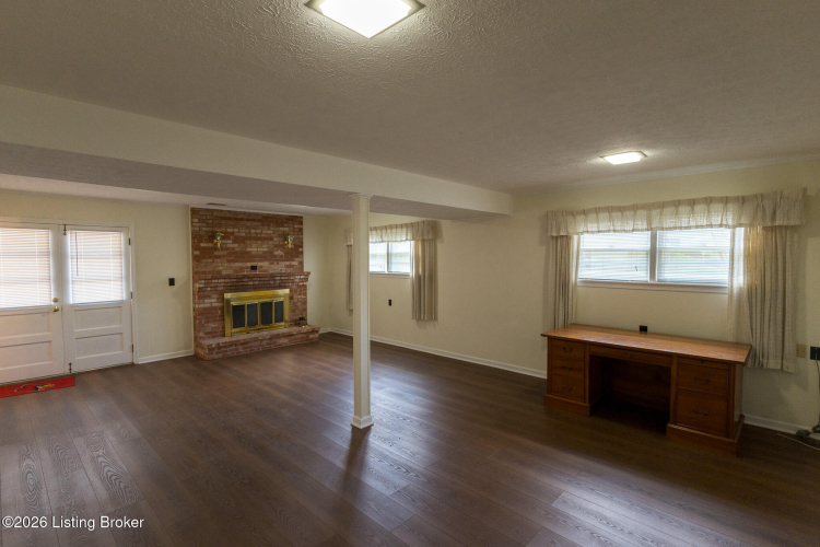 Listing Image 57