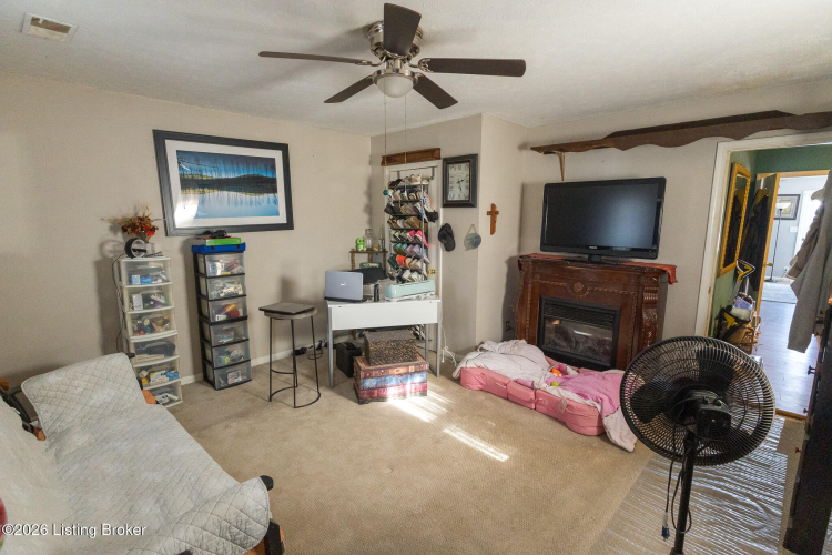 Listing Image 17