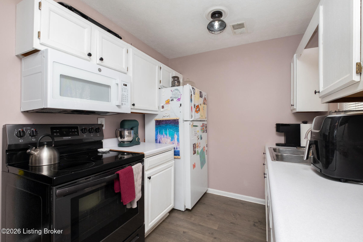 Listing Image 15