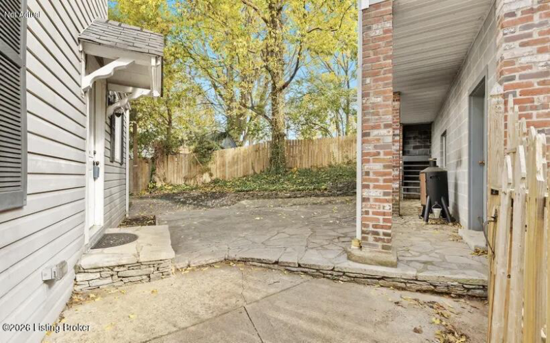 Listing Image 19