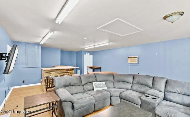 Listing Image 22