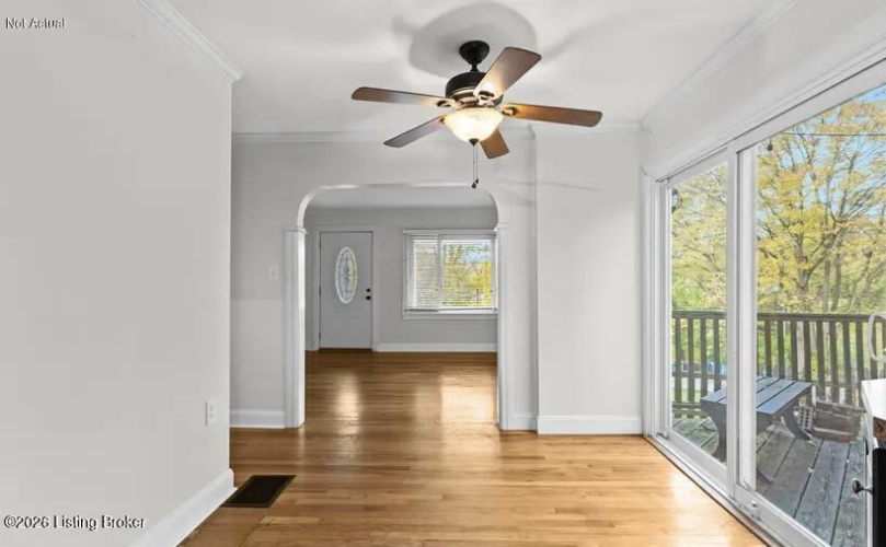 Listing Image 7