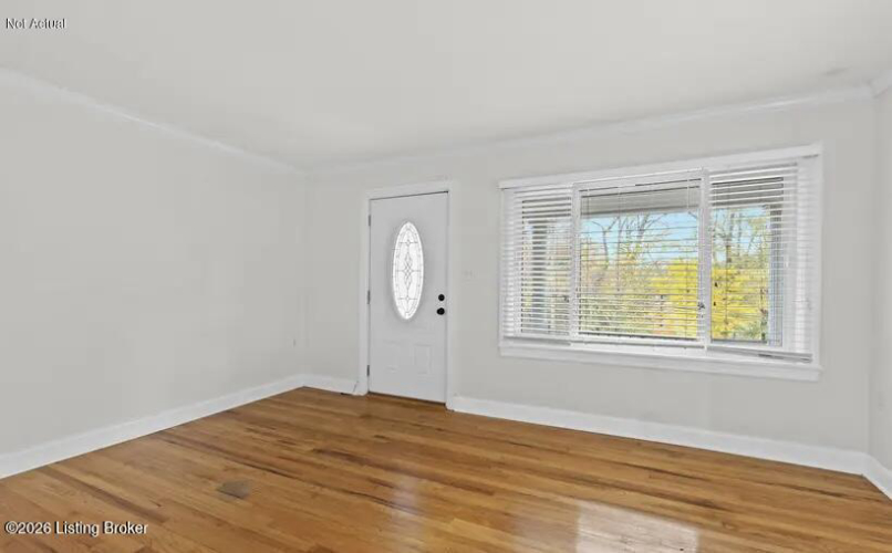 Listing Image 9