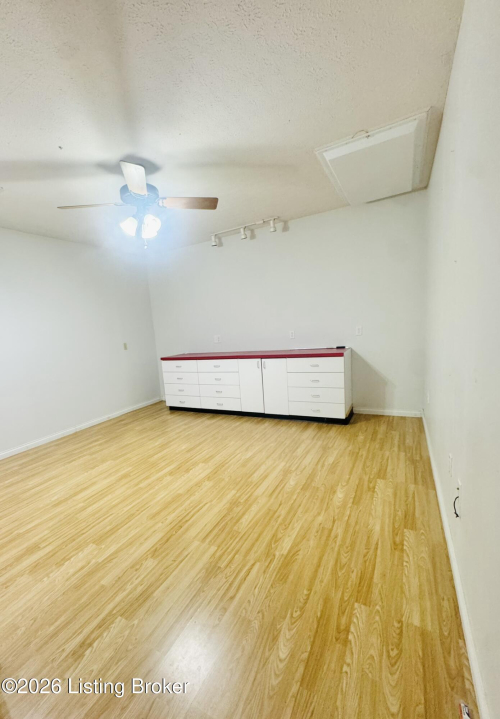Listing Image 39