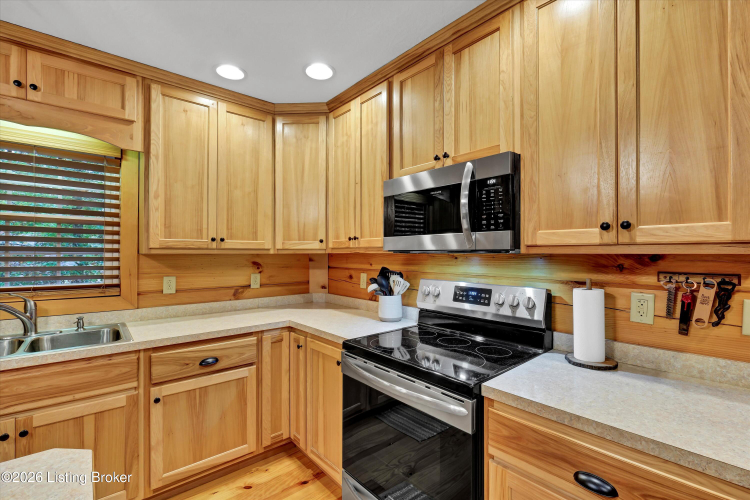 Listing Image 12