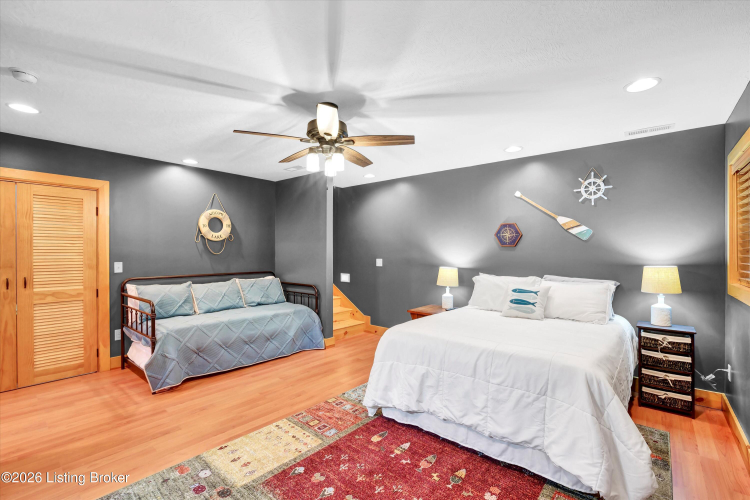 Listing Image 32