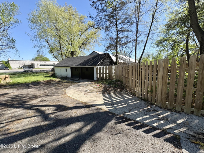 Listing Image 32