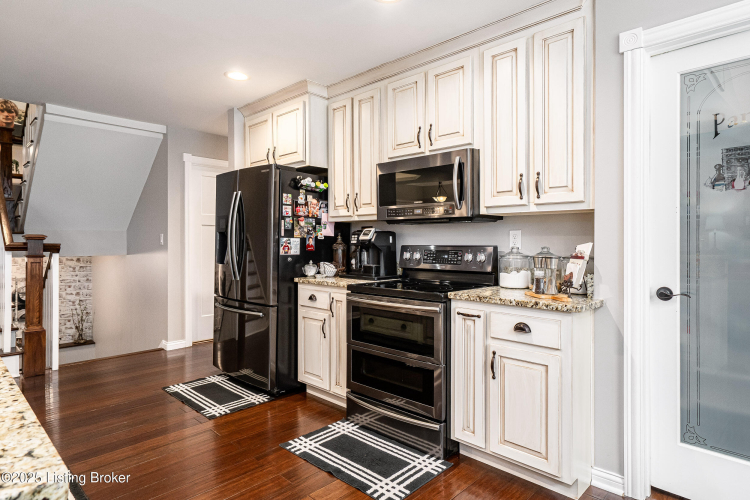 Listing Image 15