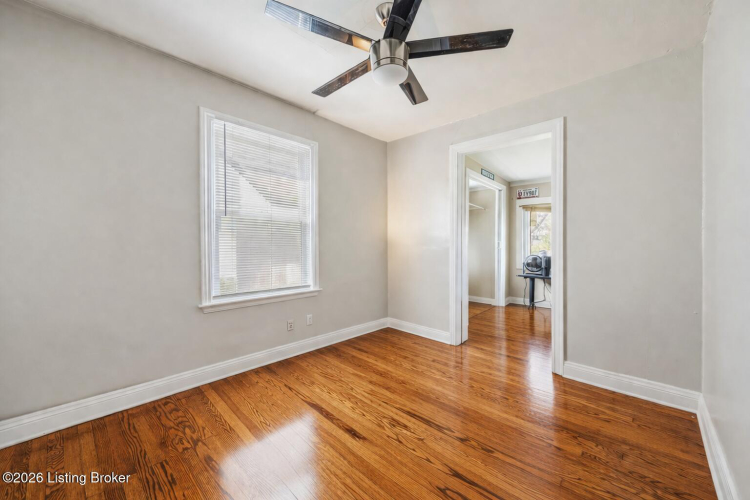 Listing Image 17