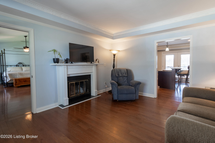 Listing Image 14