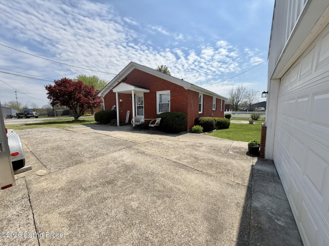 Listing Image 37
