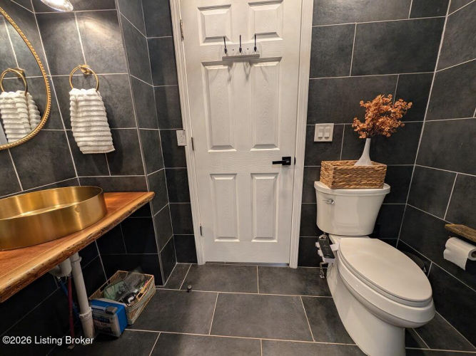 Listing Image 36