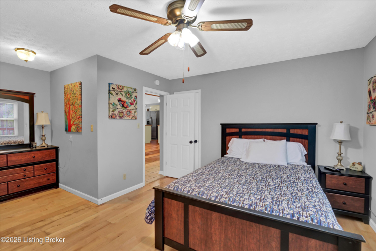 Listing Image 32