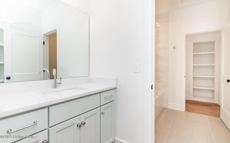Listing Image 112