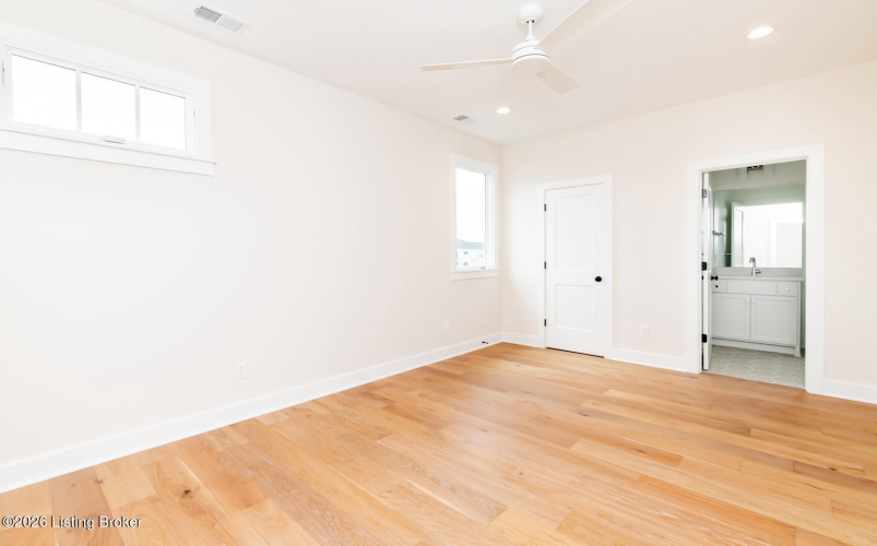 Listing Image 114