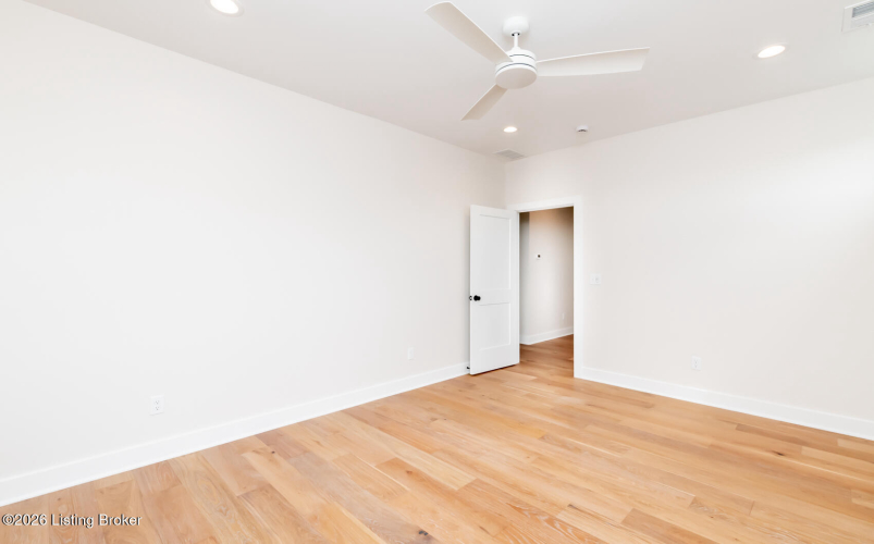 Listing Image 115