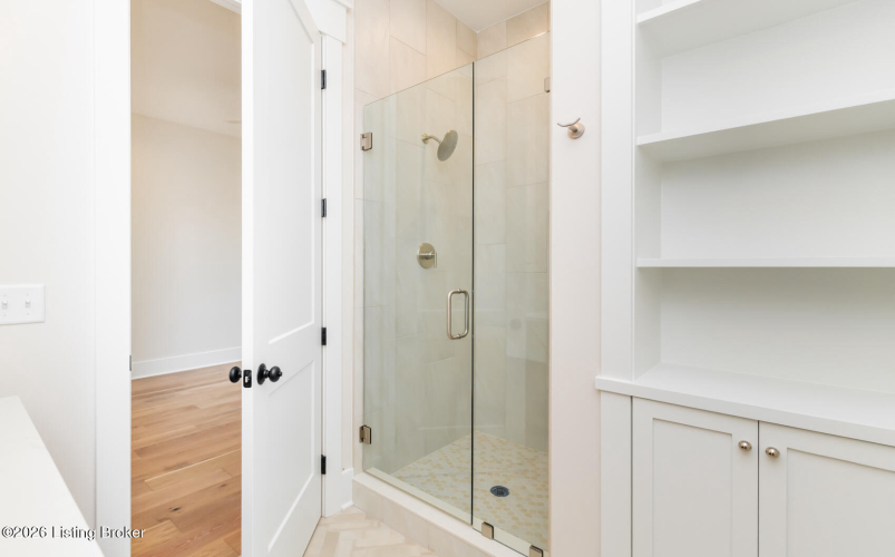 Listing Image 80