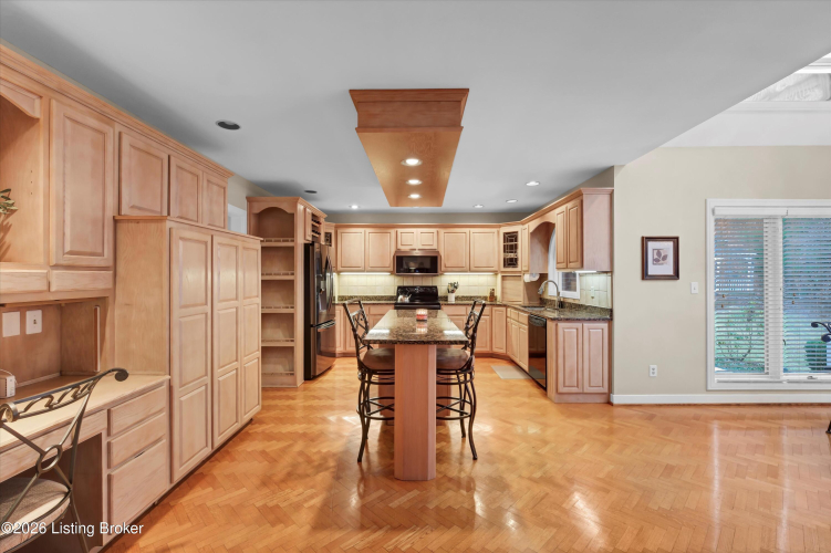 Listing Image 12