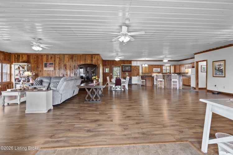 Listing Image 42